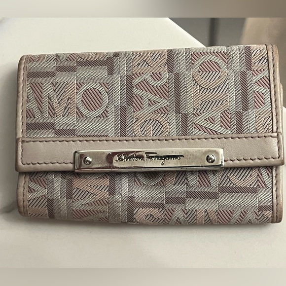 FERRAGAMO KEY HOLDER - MONOGRAMMED CANVAS - Picture 9 of 12